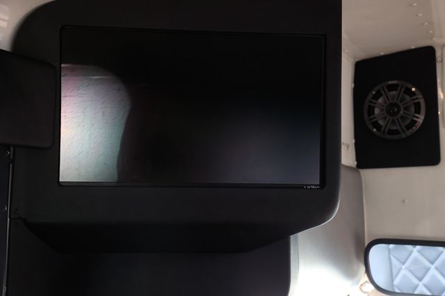 2010 Chevrolet G3500 Limo Conversion - 22898612 - 28