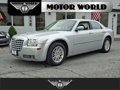 2010 Chrysler 300 Executive Series's photo