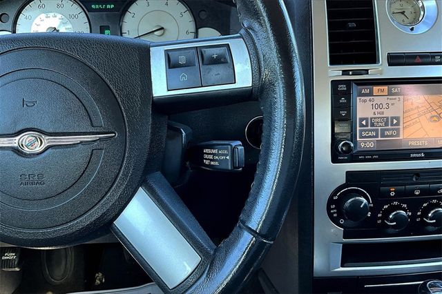 2010 Chrysler 300 4dr Sedan Touring Signature RWD - 22939129 - 20