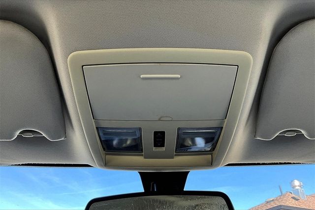 2010 Chrysler 300 4dr Sedan Touring Signature RWD - 22939129 - 26