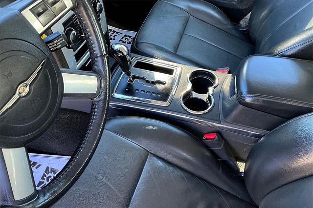 2010 Chrysler 300 4dr Sedan Touring Signature RWD - 22939129 - 27