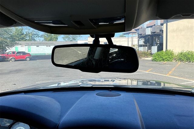 2010 Chrysler 300 4dr Sedan Touring Signature RWD - 22939129 - 28