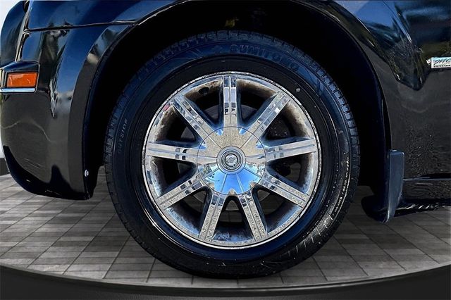 2010 Chrysler 300 4dr Sedan Touring Signature RWD - 22939129 - 32