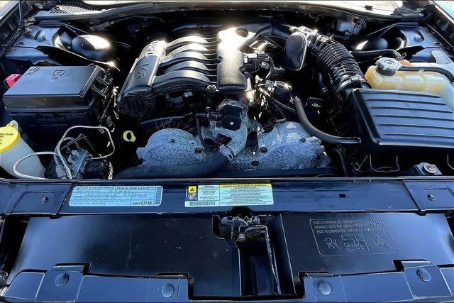 2010 Chrysler 300 4dr Sedan Touring Signature RWD - 22914655 - 33