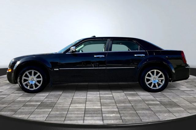 2010 Chrysler 300 4dr Sedan Touring Signature RWD - 22914655 - 3