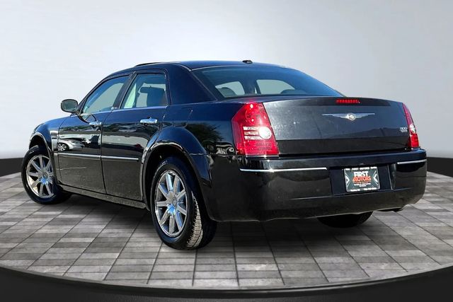 2010 Chrysler 300 4dr Sedan Touring Signature RWD - 22914655 - 6
