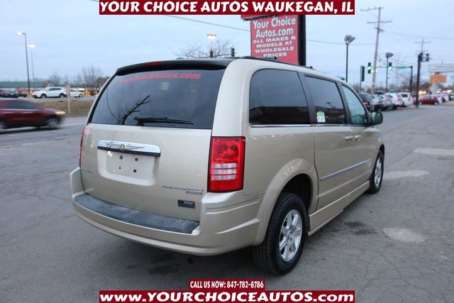 2010 Chrysler Town & Country 4dr Wagon Touring - 21125465 - 4