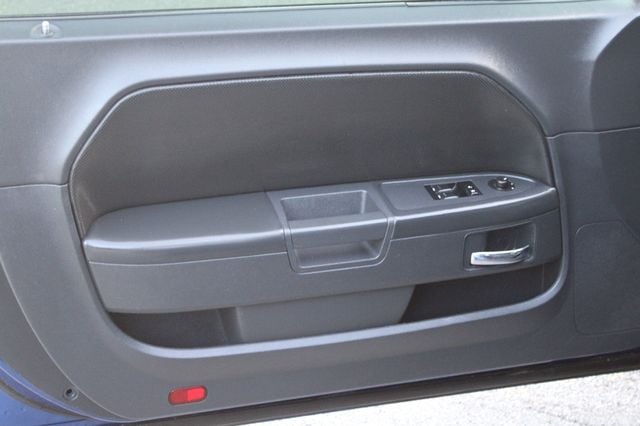 2010 Dodge Challenger 2dr Coupe SE - 22937177 - 13