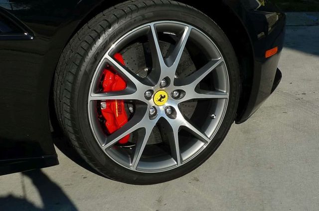 2010 Ferrari California 2dr Convertible - 22238346 - 8