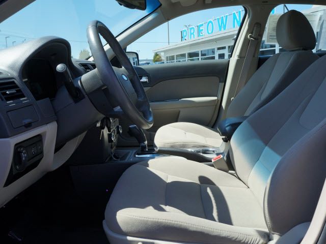 2010 Ford Fusion 4dr Sdn Hybrid FWD - 11911582 - 4