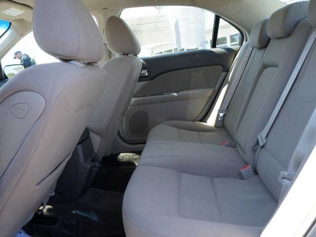 2010 Ford Fusion 4dr Sdn Hybrid FWD - 11911582 - 5