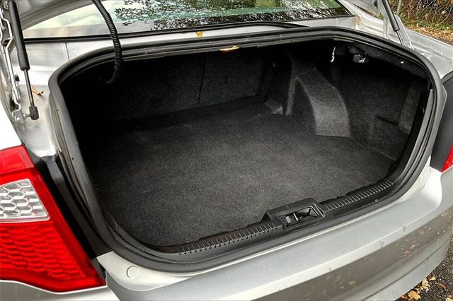 2010 Ford Fusion 4dr Sedan SE FWD - 22938403 - 32