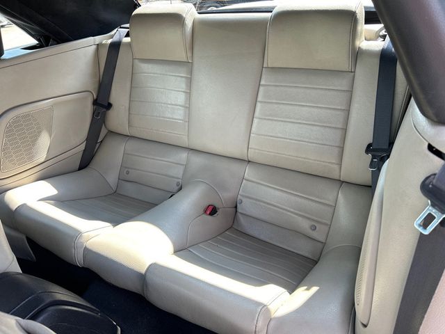 2010 Ford Mustang 2dr Convertible V6 - 22881821 - 6