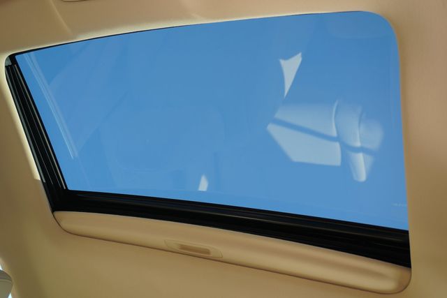 2010 Lexus ES 350 4dr Sedan - 22921711 - 17