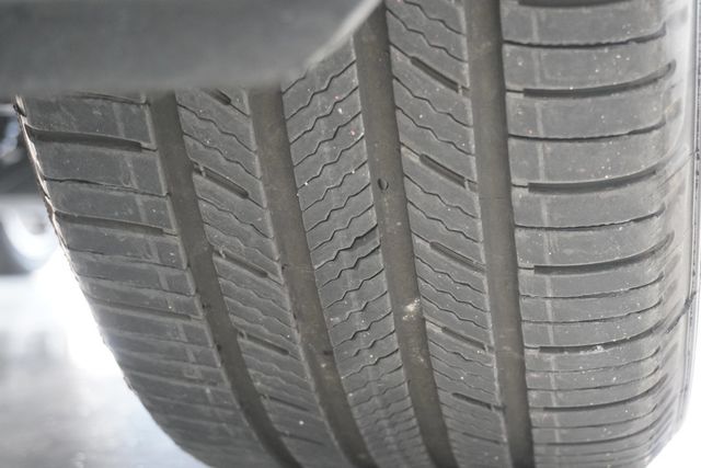 2010 Lexus ES 350 4dr Sedan - 22921711 - 25