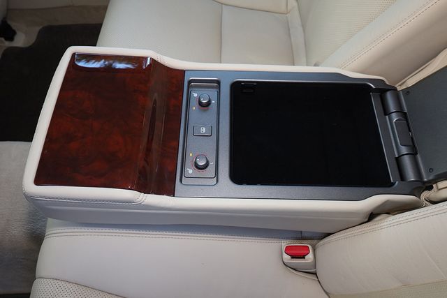 2010 Lexus LS 460 4dr Sedan RWD - 22936199 - 34