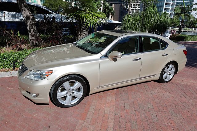 2010 Lexus LS 460 4dr Sedan RWD - 22936199 - 70