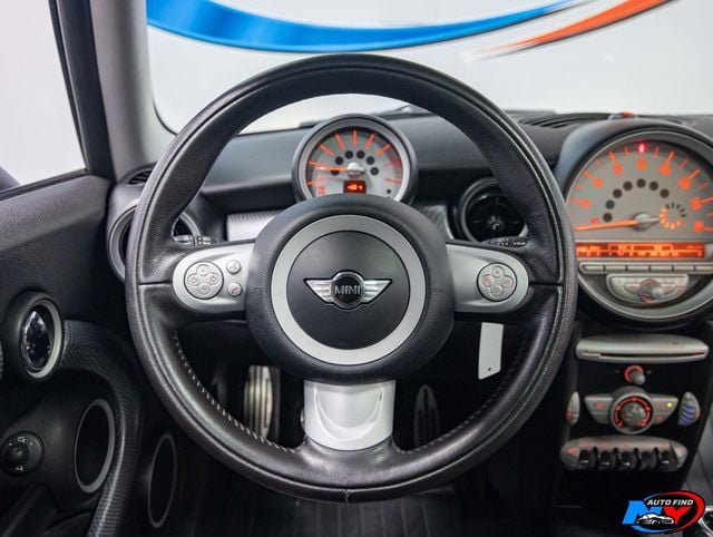 2010 MINI Cooper S Clubman 6-SPD MANUAL, PAN SUNROOF, HEATED SEATS, COLD WEATHER PKG - 22934209 - 12