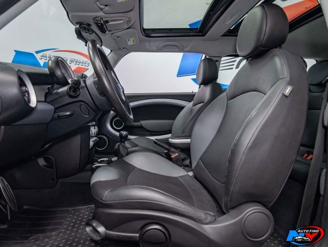 2010 MINI Cooper S Clubman 6-SPD MANUAL, PAN SUNROOF, HEATED SEATS, COLD WEATHER PKG - 22934209 - 14