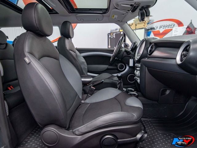 2010 MINI Cooper S Clubman 6-SPD MANUAL, PAN SUNROOF, HEATED SEATS, COLD WEATHER PKG - 22934209 - 20