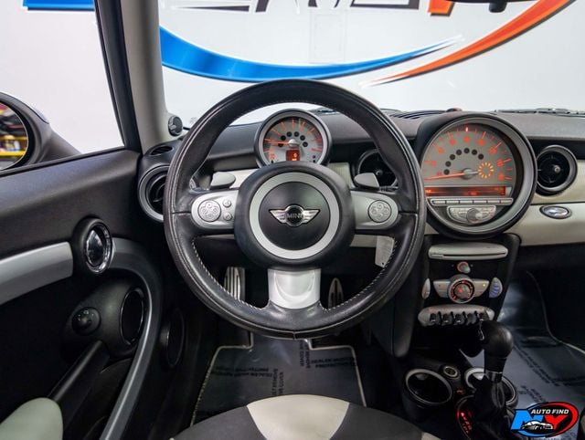 2010 MINI Cooper S Hardtop 2 Door CLEAN CARFAX, CAMDEN PKG, PAN SUNROOF, 17" ALLOY WHEELS - 22923887 - 13