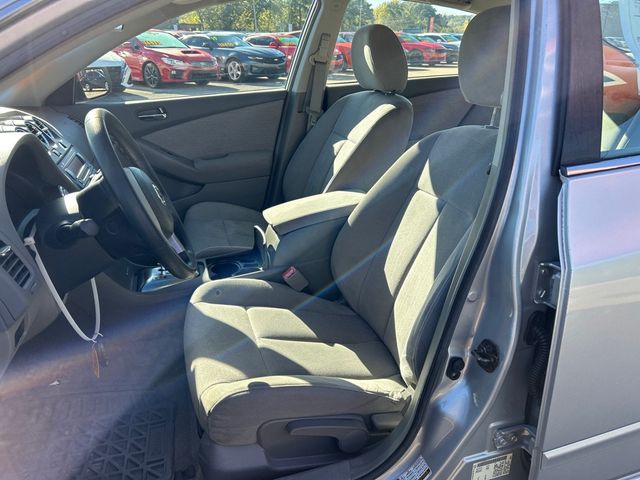 2010 Nissan Altima 4dr Sedan I4 CVT 2.5 S - 22933664 - 7