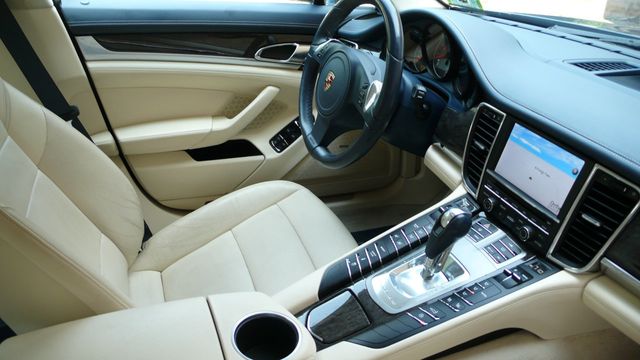 2010 Porsche Panamera 4dr Hatchback 4S - 17932479 - 11