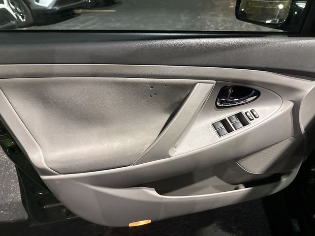 2010 Toyota Camry 4dr Sedan I4 Automatic LE - 22939108 - 9