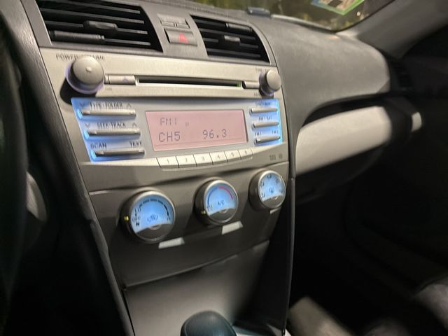 2010 Toyota Camry LE - 22939108 - 13