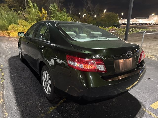 2010 Toyota Camry LE - 22939108 - 4