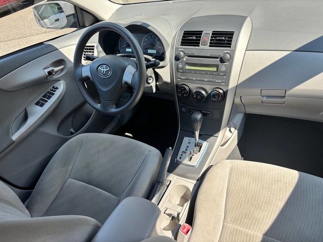 2010 Toyota Corolla 4dr Sedan Automatic LE - 22919530 - 13