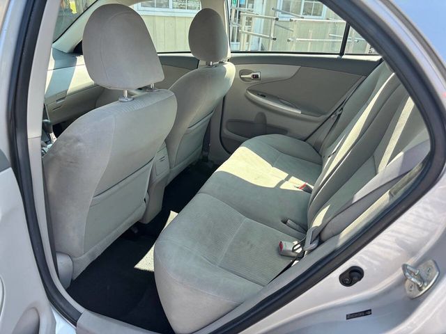 2010 Toyota Corolla 4dr Sedan Automatic LE - 22919530 - 16