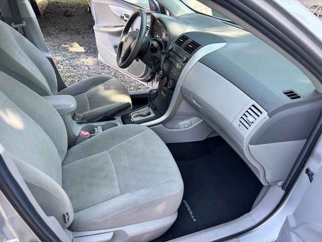 2010 Toyota Corolla 4dr Sedan Automatic LE - 22919530 - 19