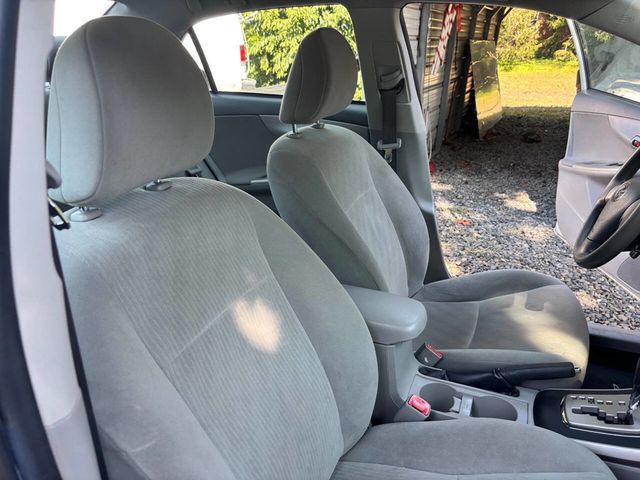 2010 Toyota Corolla 4dr Sedan Automatic LE - 22919530 - 20