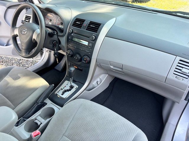 2010 Toyota Corolla 4dr Sedan Automatic LE - 22919530 - 22