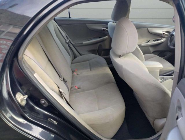 2010 Toyota Corolla 4dr Sedan Automatic LE - 22930541 - 14