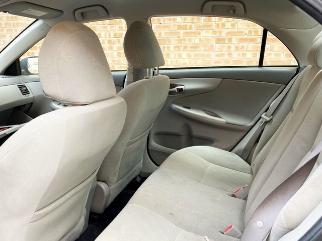 2010 Toyota Corolla 4dr Sedan Automatic LE - 22934926 - 10