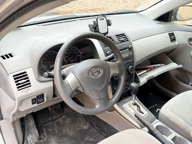 2010 Toyota Corolla 4dr Sedan Automatic LE - 22934926 - 6