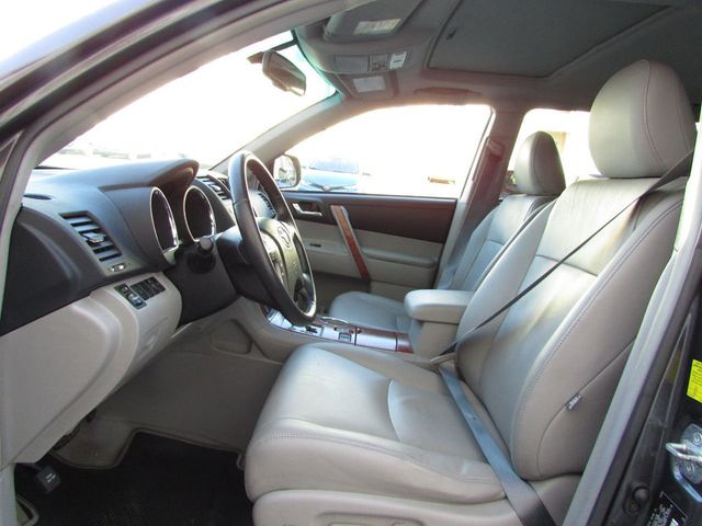 2010 Toyota Highlander LIMITED-ED 4X4. NAV, 3RD-SEAT, 1-OWNER, LOADED, LOW-MI.  - 22195761 - 34