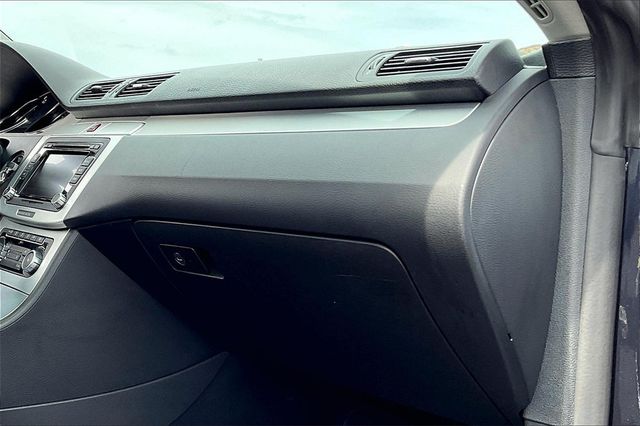 2010 Volkswagen CC 4dr DSG Luxury PZEV - 22939743 - 10