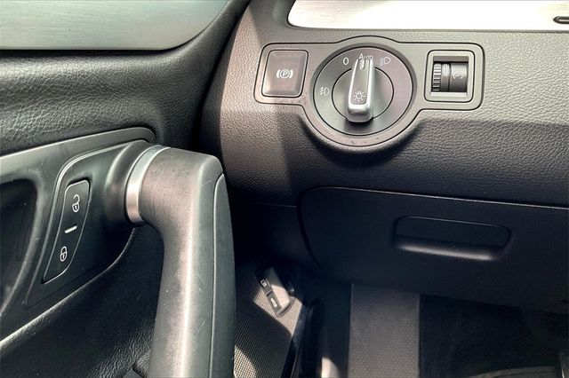 2010 Volkswagen CC 4dr DSG Luxury PZEV - 22939743 - 24