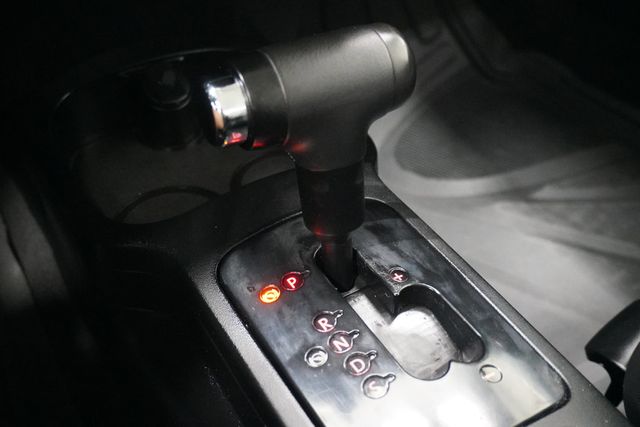 2010 Volkswagen New Beetle Coupe 2dr Automatic - 22929532 - 16