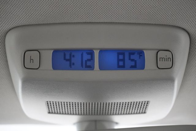 2010 Volkswagen New Beetle Coupe 2dr Automatic - 22929532 - 17