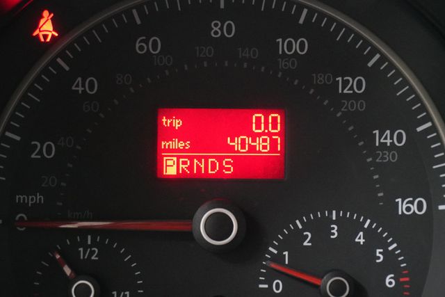 2010 Volkswagen New Beetle Coupe 2dr Automatic - 22929532 - 19