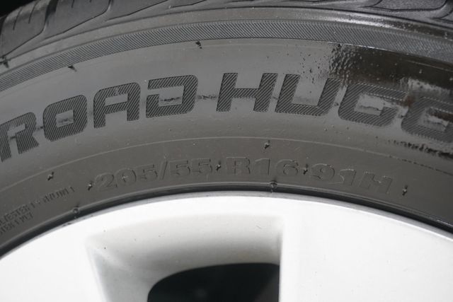 2010 Volkswagen New Beetle Coupe 2dr Automatic - 22929532 - 25