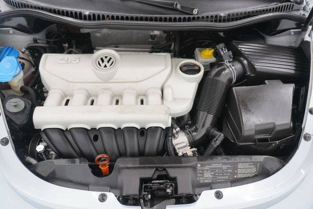 2010 Volkswagen New Beetle Coupe 2dr Automatic - 22929532 - 27