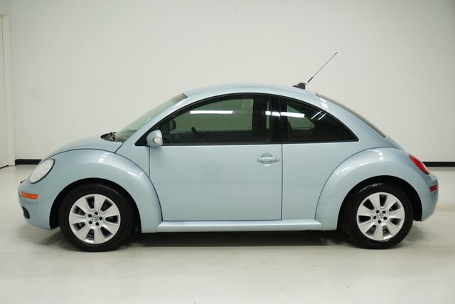 2010 Volkswagen New Beetle Coupe 2dr Automatic - 22929532 - 6