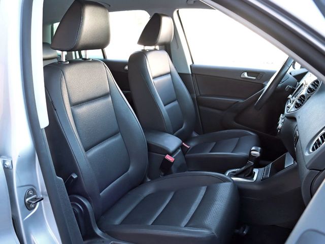 2010 Volkswagen Tiguan AWD 4dr SE w/Leather *Ltd Avail* - 22289700 - 18