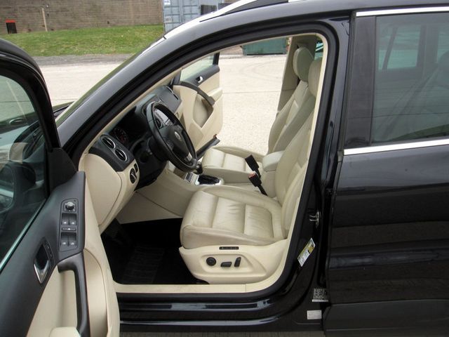 2010 Volkswagen Tiguan SE - 22356756 - 16