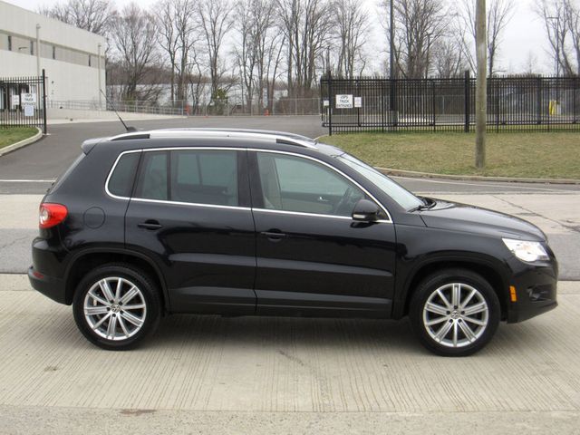 2010 Volkswagen Tiguan SE - 22356756 - 8